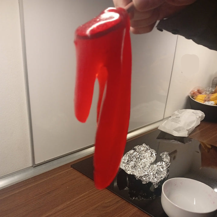 needoh diy slijm rood op lepel, sensoriek materiaal