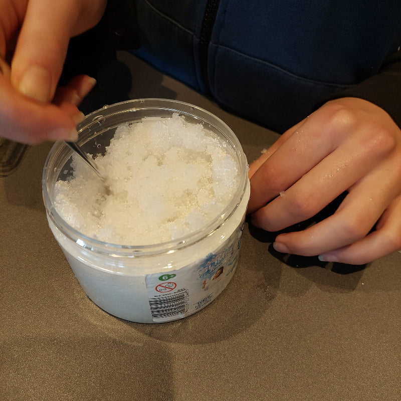 tuban fake snow, nap sneeuw, sensoriek spel, sneeuw maken, sensoriek speelmateriaal