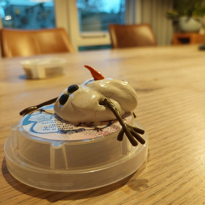 thema winter, thema sneeuw, frozen sneeuwpop, smelt putty, gesmolten klei sneeuwpop, sensoriek spel