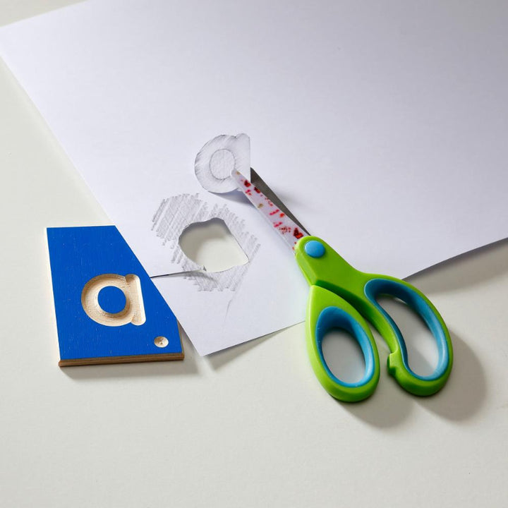 rzi Lernspiel kleinbuchstaben letters gebruikt bij knipactiviteit ter voorbereiding op schrijven, basisschool materiaal letters