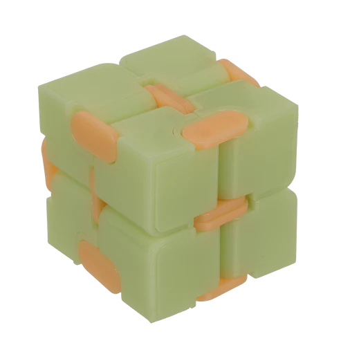 Fidget infinity cube in de hand – compact speelgoed om te draaien en vouwen