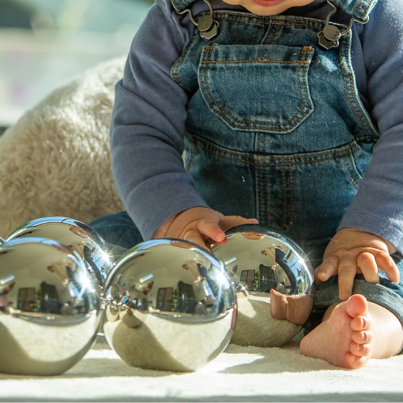 spiegelballen, mysterieballen van tickit met baby en reflectie, geluidenballen, ballen met geluid