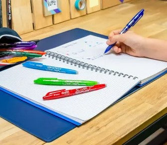frixon pen in action, schrijven in kleur, uitwissbar