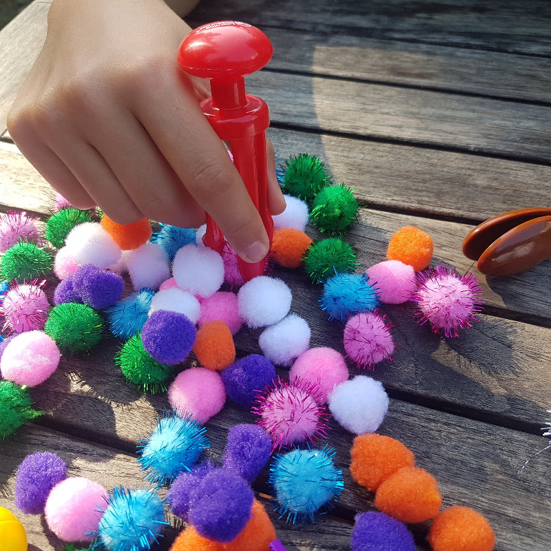 Learning Resources Drie grip pincet, fijne motoriek met pompoms, toys42hands