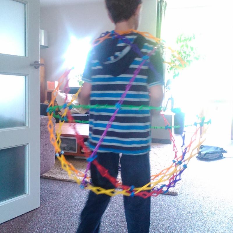 Toys42Hands Hoberman sphere ringen reuze