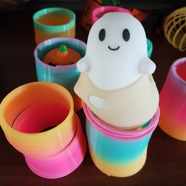 kunststof Traploper regenboog met halloween spook