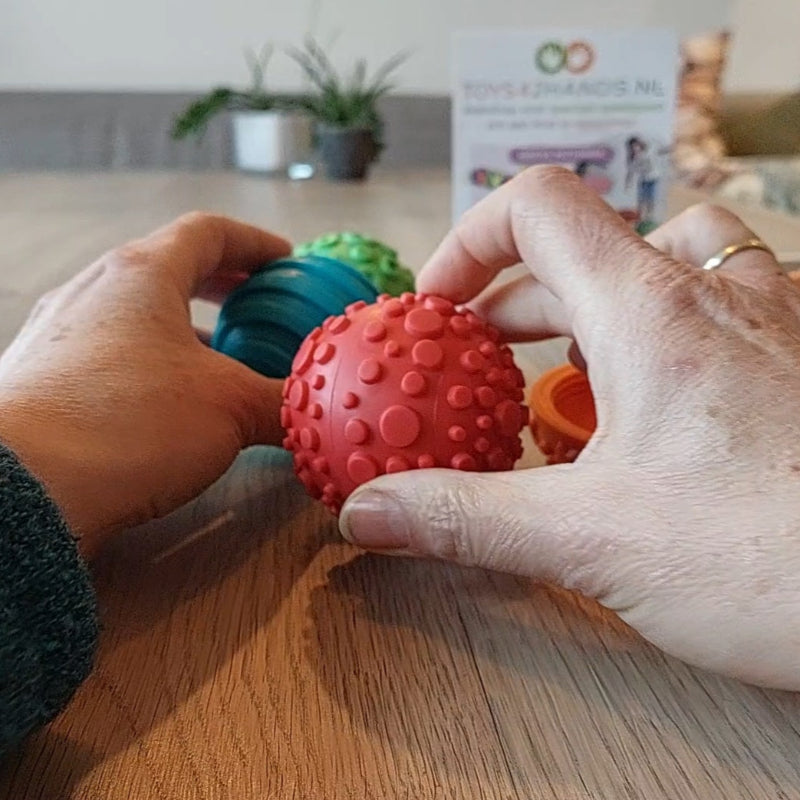 Toys42Hands Sensoriek motoriek modelleer ballen 4 stuks